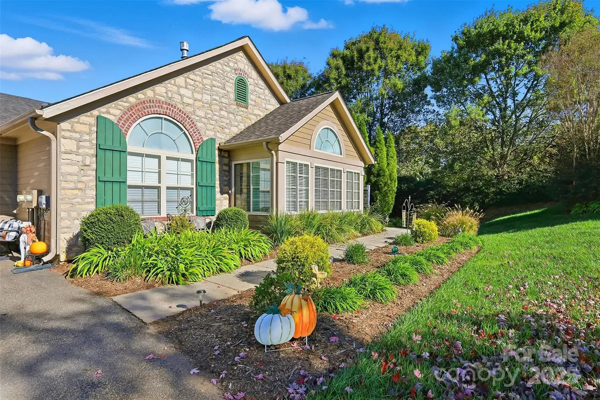 817 Wynnshire Drive #B, Hickory, NC 28601 - Image #1