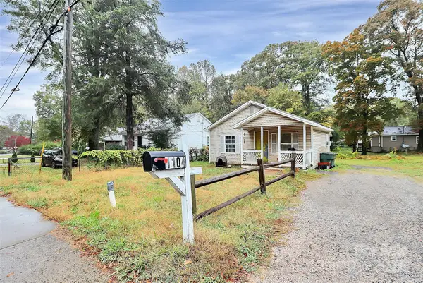 1104 W Davidson Avenue, Gastonia, NC 28052