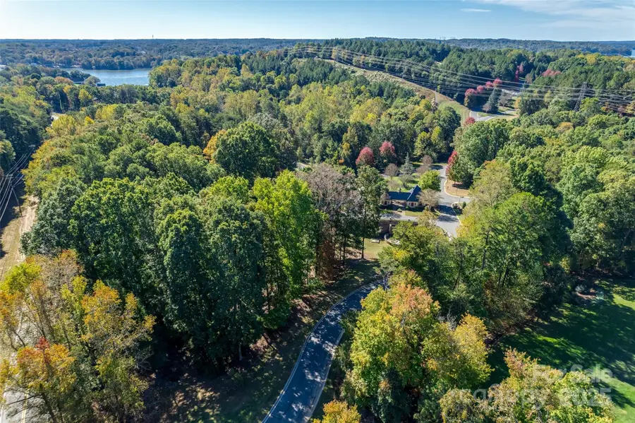3305 Lake Pointe Drive, Belmont, NC 28012 - Image #2
