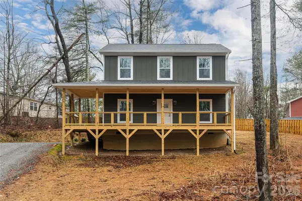204 Cascade Ridge Road, Fairview, NC 28730