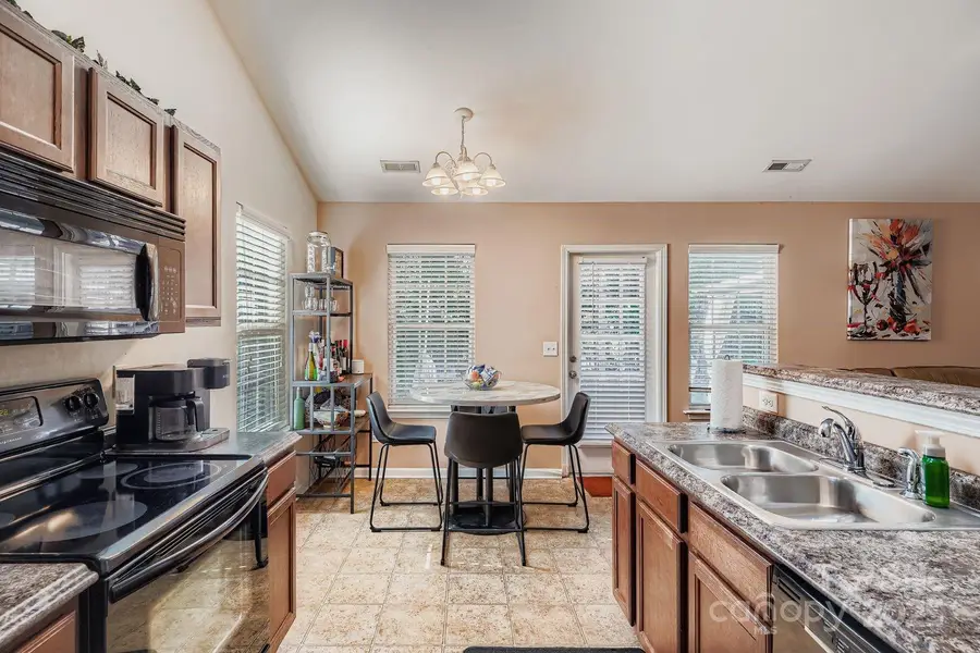 5320 Barley Lane, Charlotte, NC 28216 - Image #2