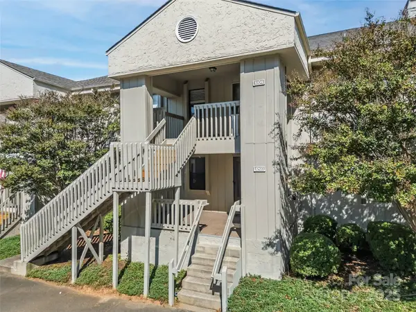 1203 Abbey Circle, Asheville, NC 28805
