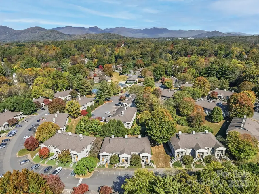 1203 Abbey Circle, Asheville, NC 28805 - Image #3