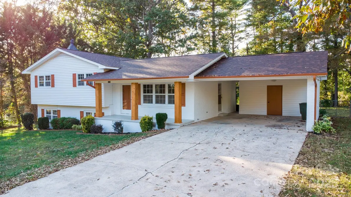 3851 Idlewood Acres Road, Hickory, NC 28601 - Image #1