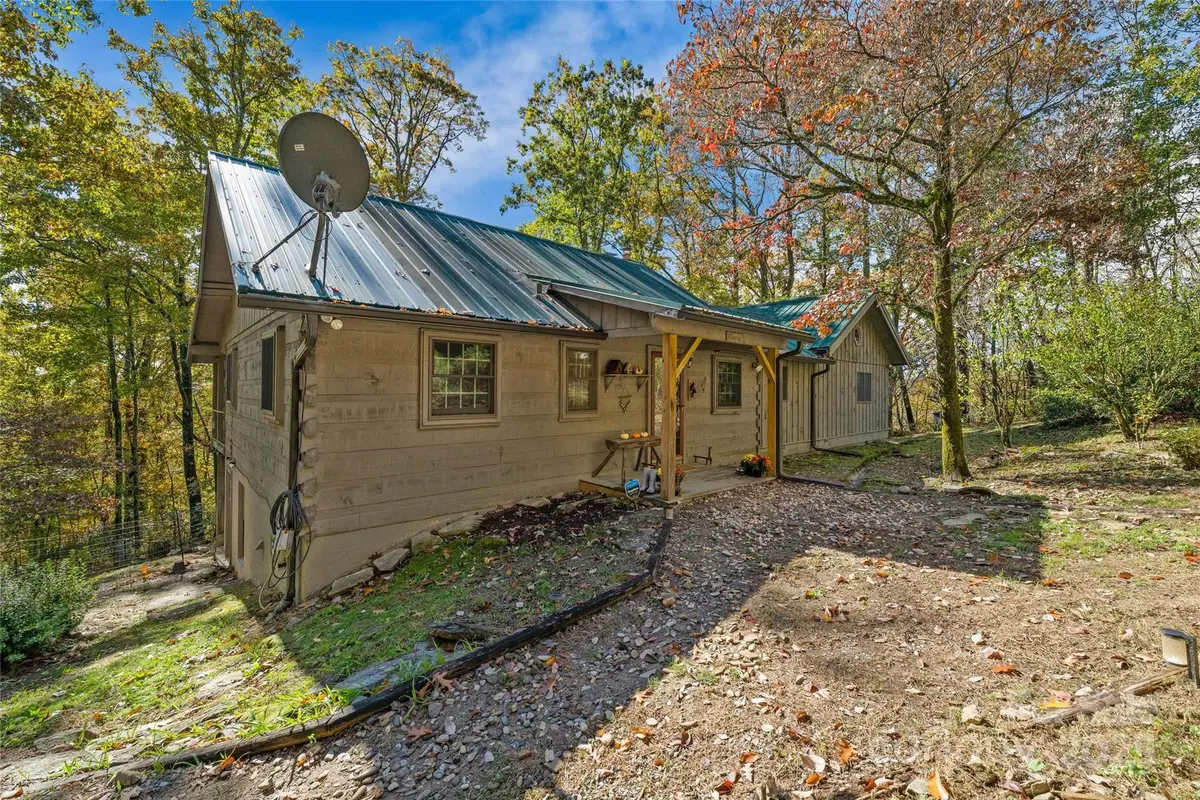 499 E Poplar Drive, Hendersonville, NC 28792 - Image #1