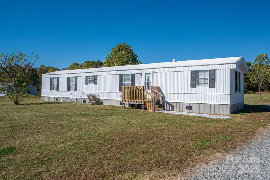 6804 Holly Hawk Court, Cherryville, NC 28021 - Image #2