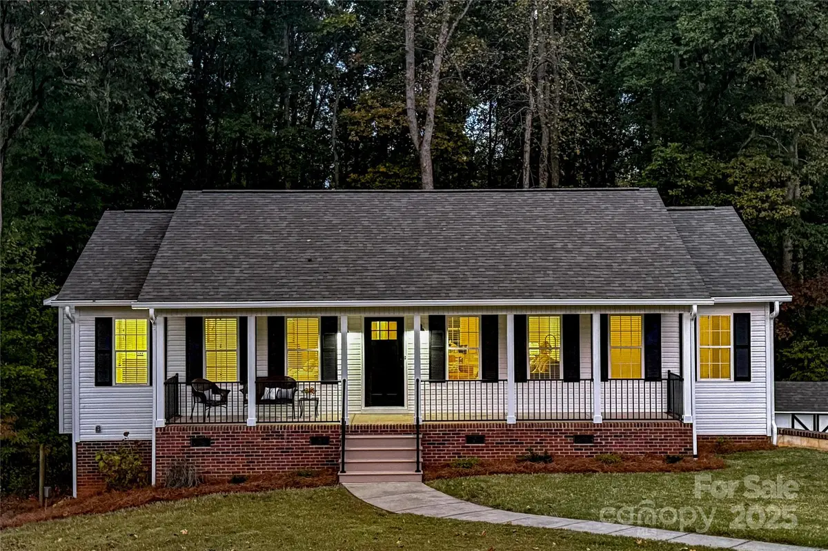 138 Meadowfall Lane, Troutman, NC 28166 - Image #1