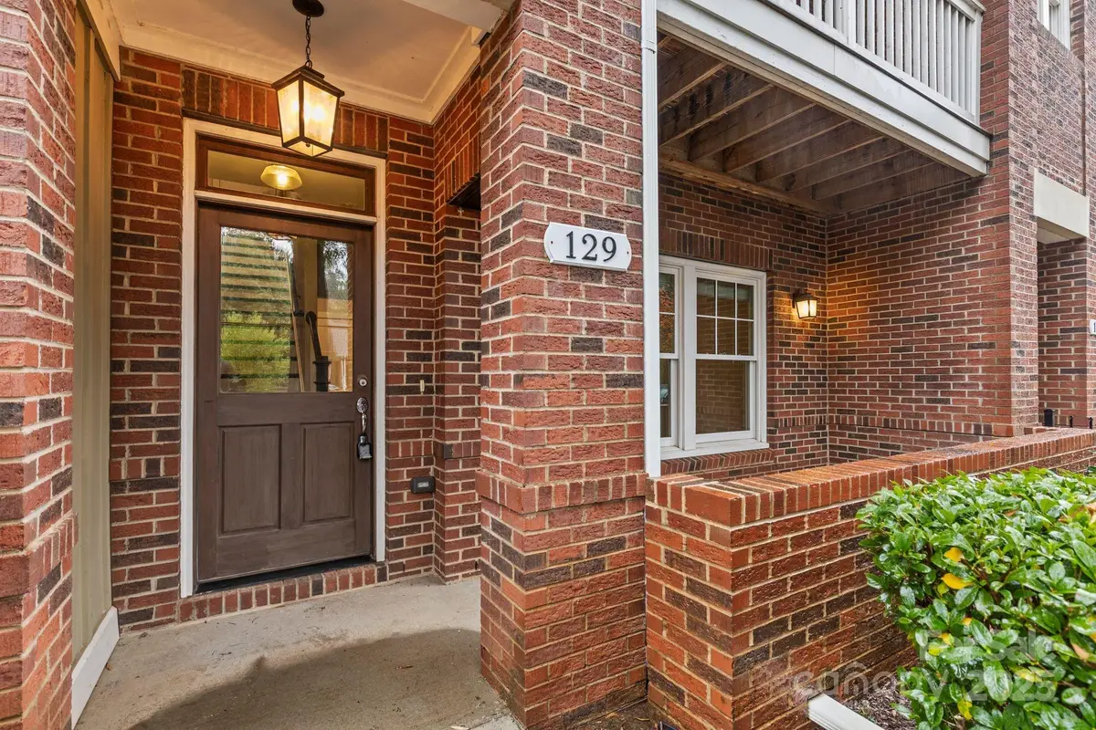 129 Grandin Road, Charlotte, NC 28208 - Image #1