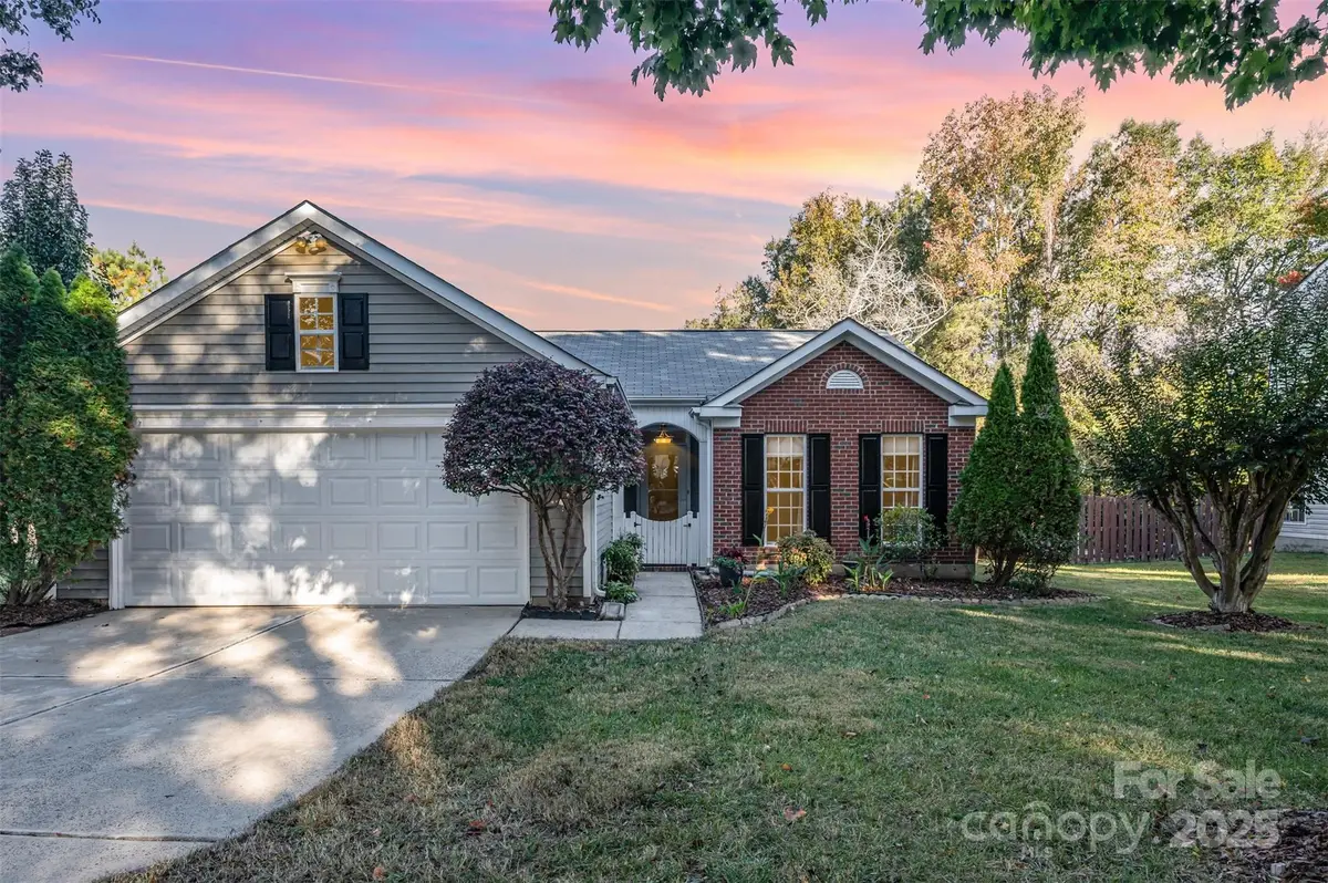 1603 Oakdale Green Drive, Charlotte, NC 28216 - Image #1