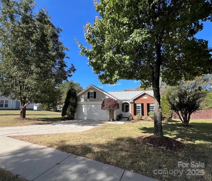 1603 Oakdale Green Drive, Charlotte, NC 28216 - Image #2