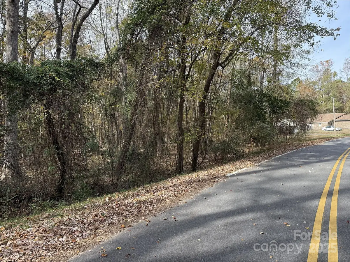 000 Tanglewood Lane, Great Falls, SC 29055 - Image #1