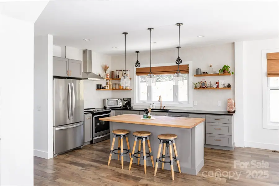 11 Pine Ridge Road, Asheville, NC 28805 - Image #2