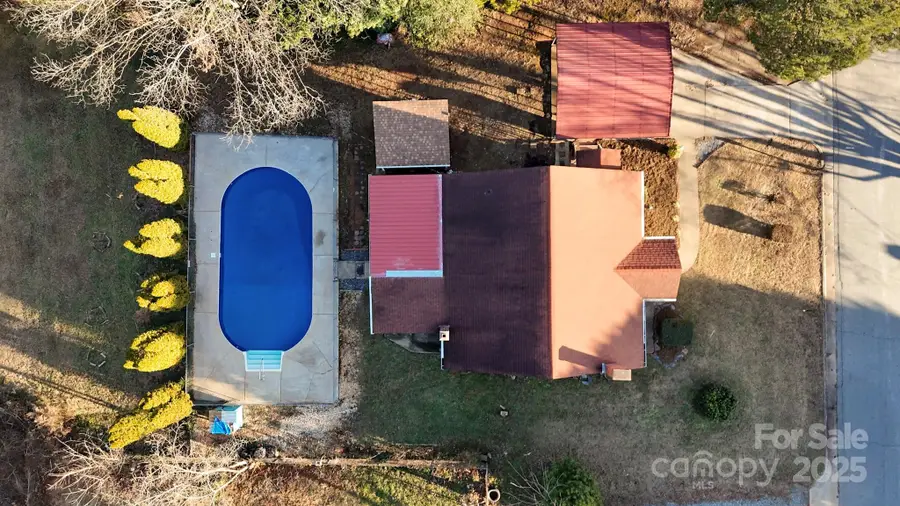 375 20th Avenue Ne, Hickory, NC 28601 - Image #2