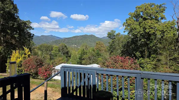 14 Vultures Nest Road, Swannanoa, NC 28778