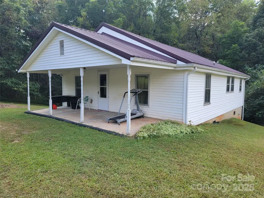 1004 Pine Mountain Road, Hudson, NC 28638 - Image #2