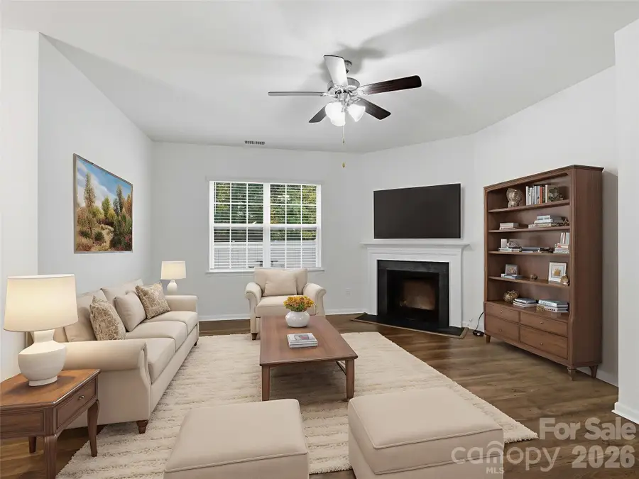 2212 Apple Glen Lane, Charlotte, NC 28269 - Image #2