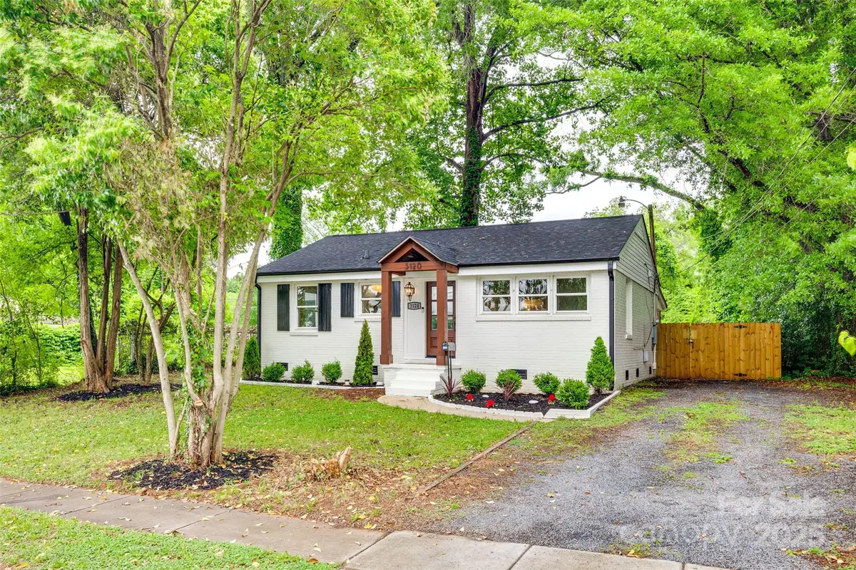 3120 Parkway Avenue, Charlotte, NC 28208 - Image #1