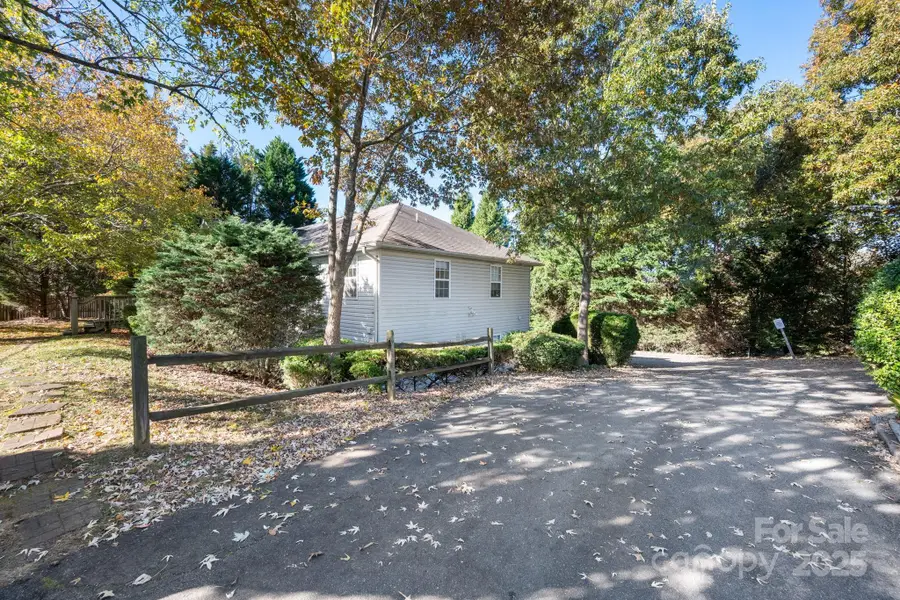 244 Westwood Place, Asheville, NC 28806 - Image #2