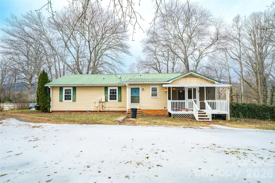 52 E Miller Street, Columbus, NC 28722 - #2