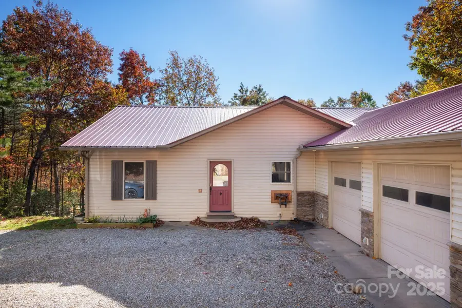 22 Faholoa Ridge Road, Black Mountain, NC 28711 - Image #3