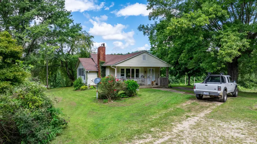 1147 Old Linville Road, Marion, NC 28752 - Image #2