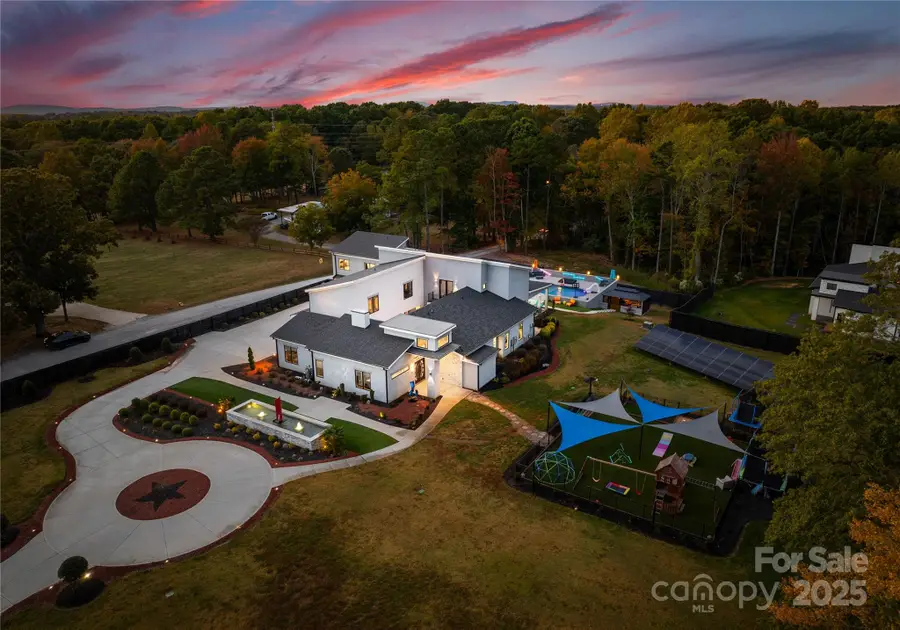 15700 Youngblood Road, Charlotte, NC 28278 - Image #3