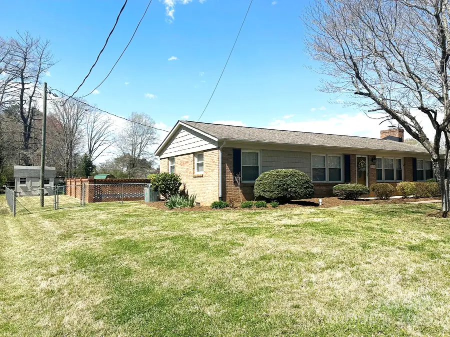 3157 28th Street Ne, Hickory, NC 28601 - Image #3