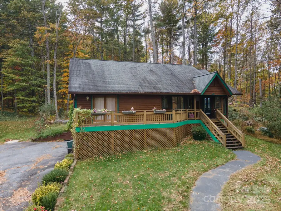 482 Forest Park Drive, Hendersonville, NC 28792 - Image #2