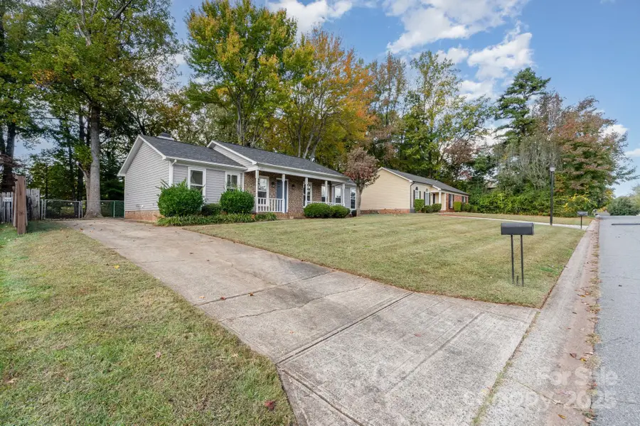 5201 Poplar Springs Drive, Charlotte, NC 28269 - Image #3