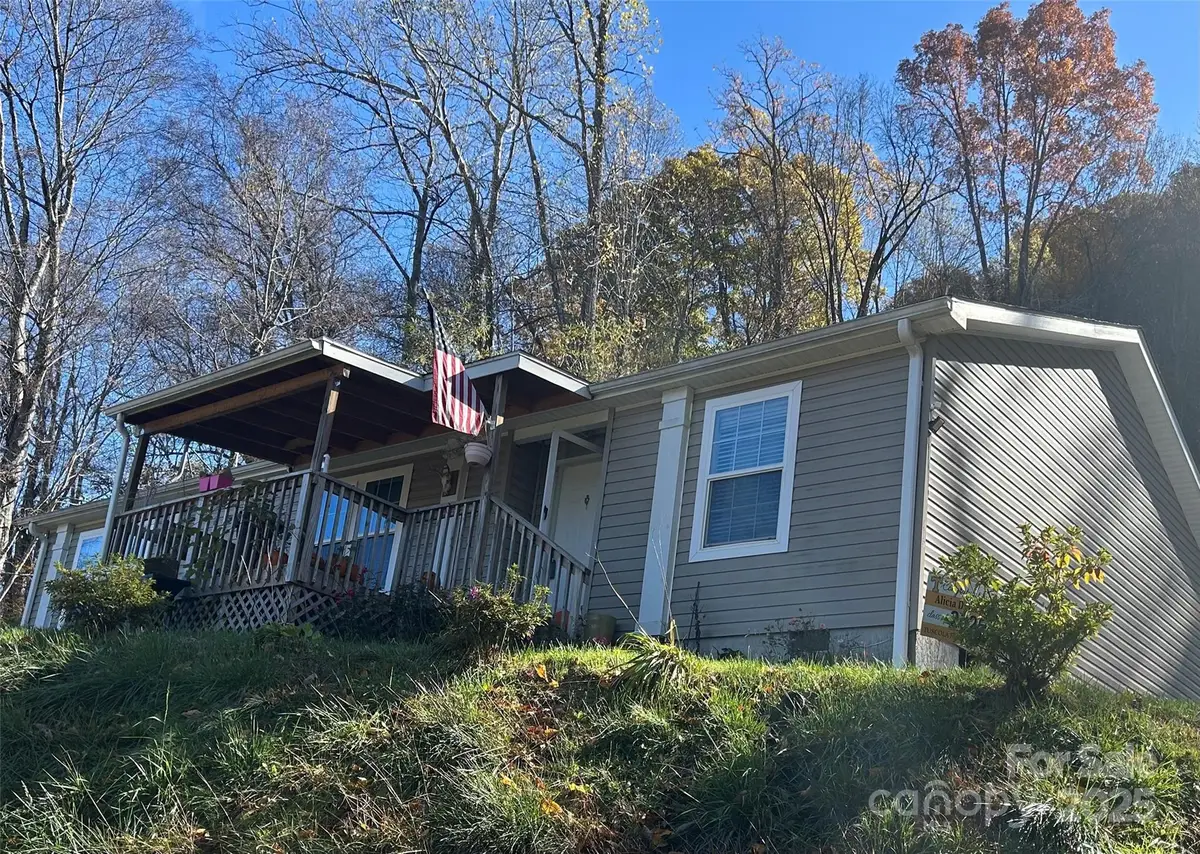 415 Rovingwood Drive, Waynesville, NC 28786 - Image #1