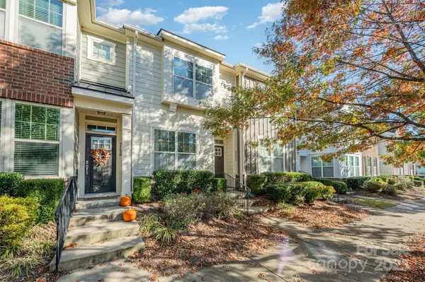 3252 Bending Birch Lane, Charlotte, NC 28206