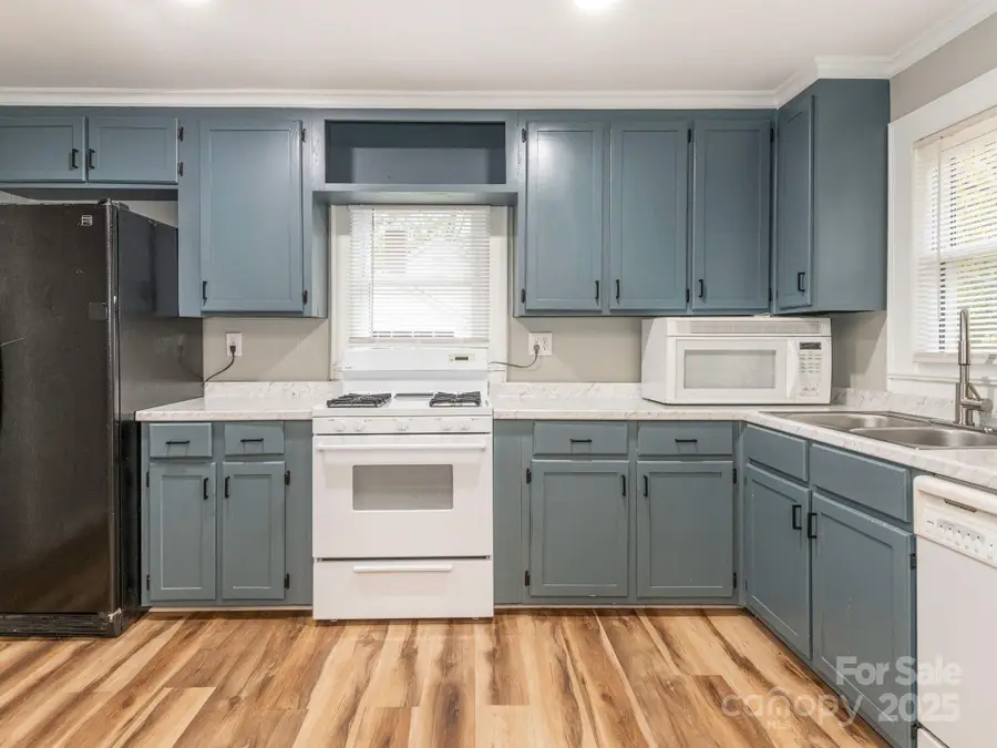 23 Lawndale Avenue Se, Concord, NC 28025 - Image #3