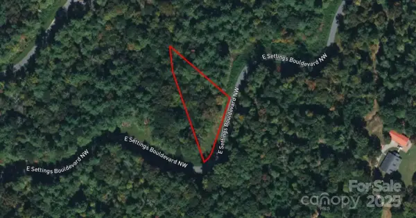 478 E Settings Boulevard Nw, Morganton, NC 28655