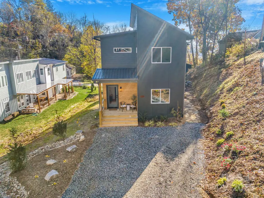 67 Crestfield Avenue, Asheville, NC 28804 - Image #3