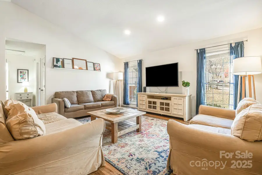 14 Primrose Lane, Asheville, NC 28805 - Image #3