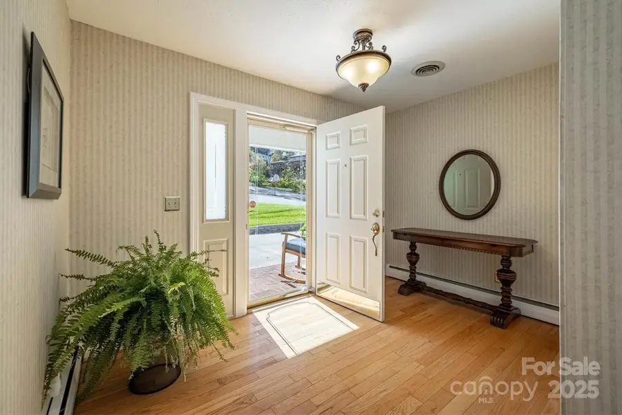 606 Collett Street, Morganton, NC 28655 - Image #2