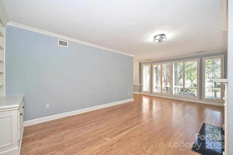 924 Cherokee Road, Charlotte, NC 28207 - Image #3