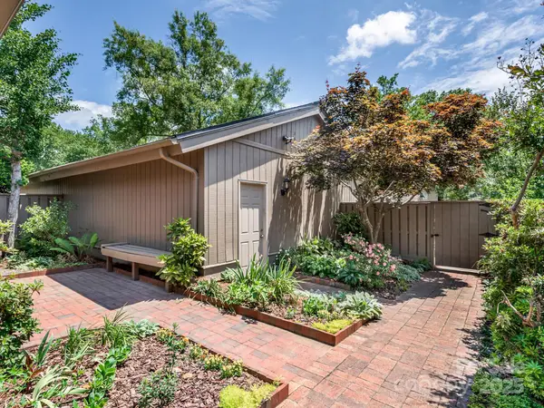 5110 Dunes Court #18, Charlotte, NC 28226