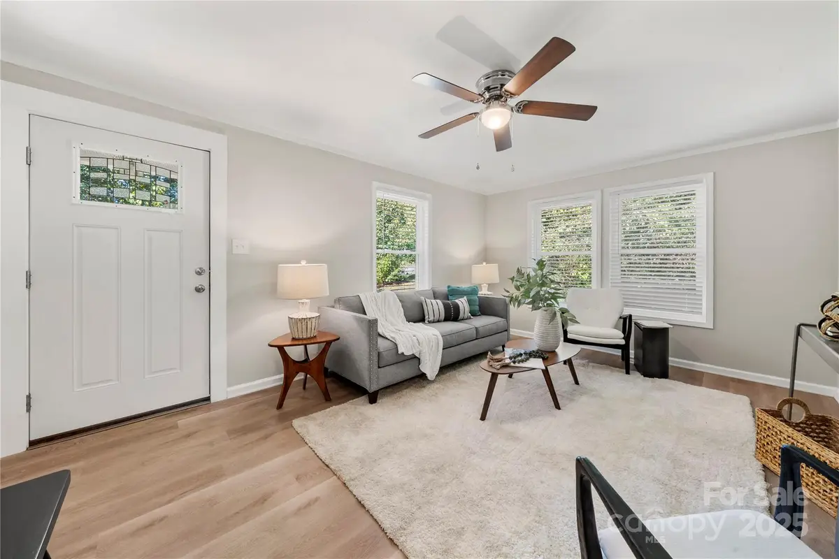 425 25th Street Sw, Hickory, NC 28602 - #1