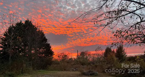 86 R And R Hyder Lane, Hendersonville, NC 28792