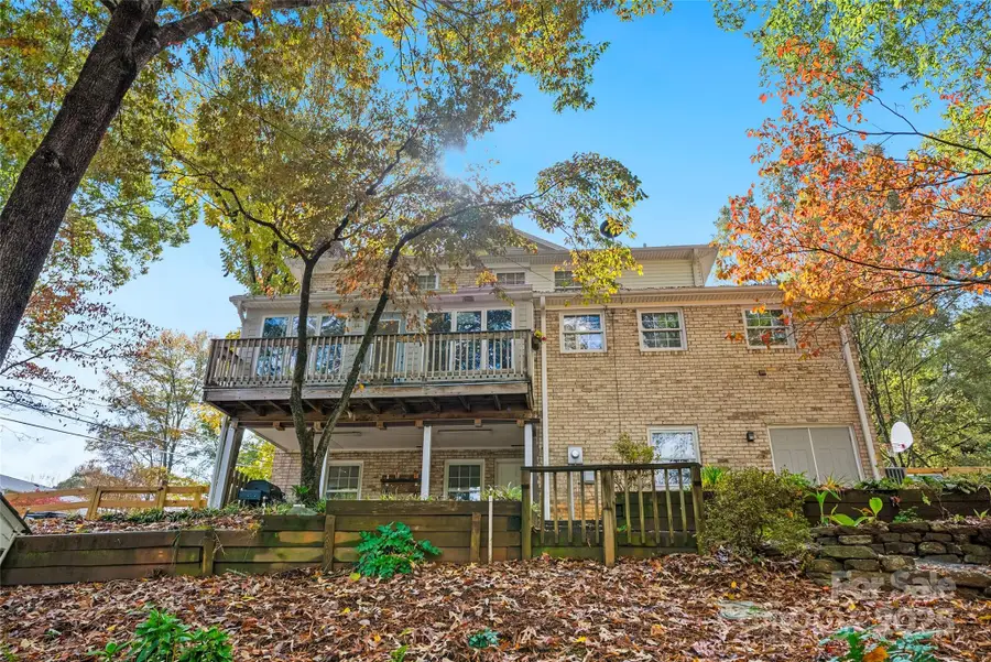 7116 Hollyhouse Drive, Charlotte, NC 28215 - Image #2