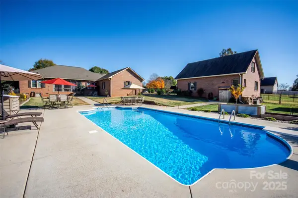 106 Seven Springs Loop, Statesville, NC 28625