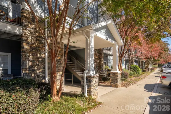 600 Vista Lake Drive #4, Candler, NC 28715