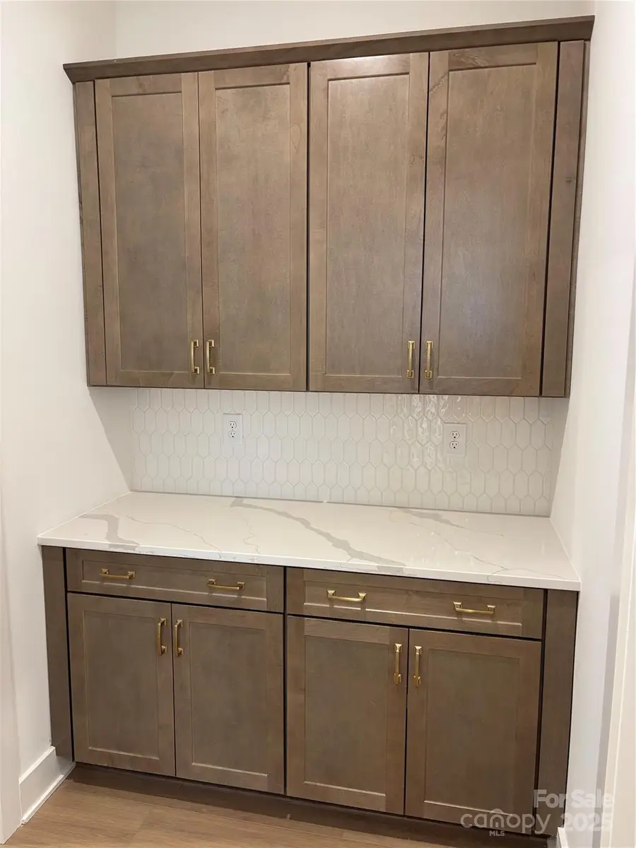 4150 Eastover Glen #323, Charlotte, NC 28269 - Image #3