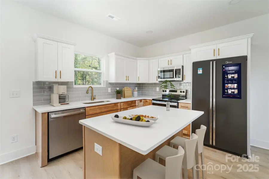 606 6th Street Court Nw, Conover, NC 28613 - Image #3