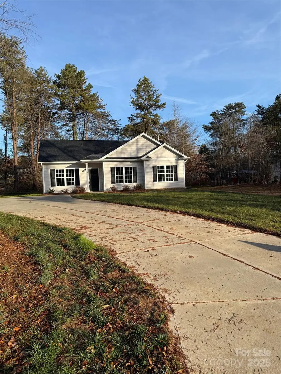 123 Creekside Drive, Mocksville, NC 27028 - Image #2