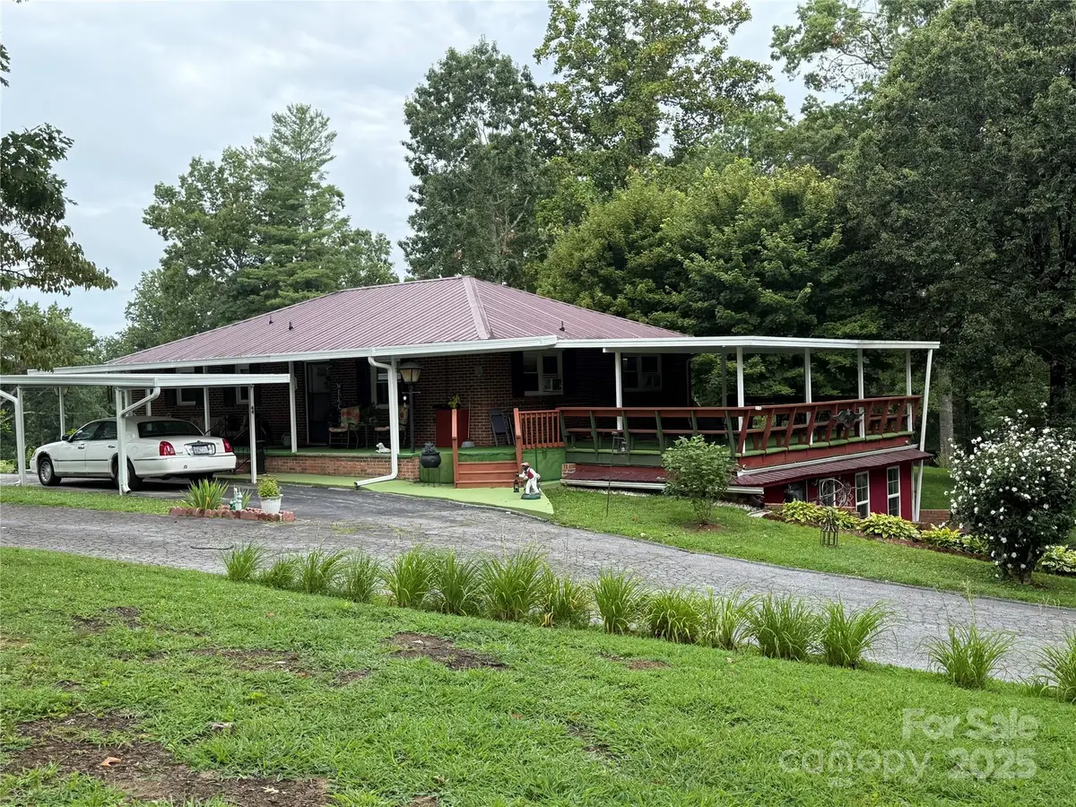 44 Tuttle Road, Hendersonville, NC 28792 - Image #1