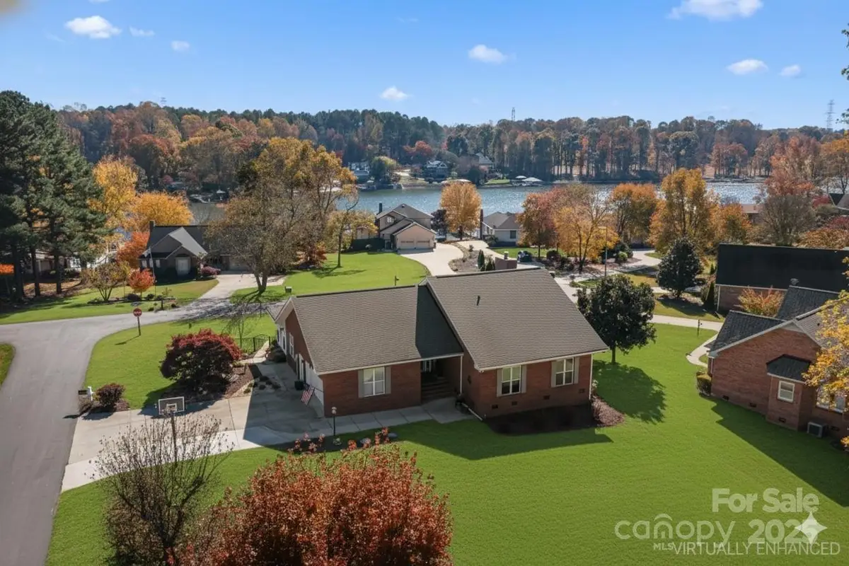 110 Captains Way, Troutman, NC 28166 - Image #1
