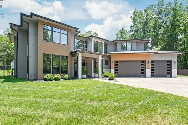 8403 Sarsfield Court, Waxhaw, NC 28173