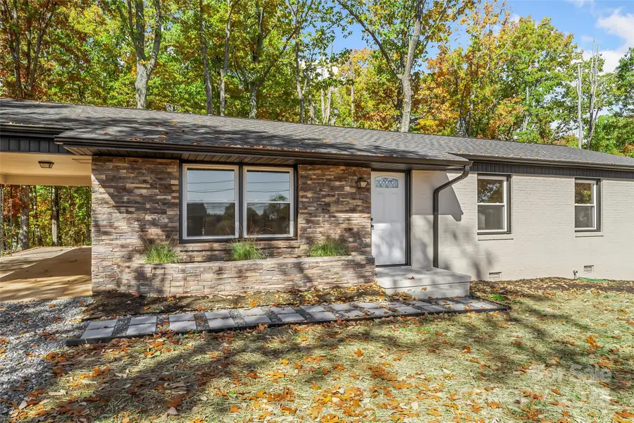 715 7th Avenue Se, Hickory, NC 28602 - Image #2